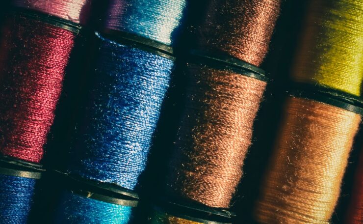 découvrez l'art de la broderie : techniques, conseils et inspirations pour embellir vos créations textiles avec finesse et créativité.