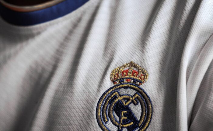 découvrez comment broder sur du jersey sans utiliser de stabilisateur grâce à nos astuces et techniques simples pour un résultat parfait et sans déformation.