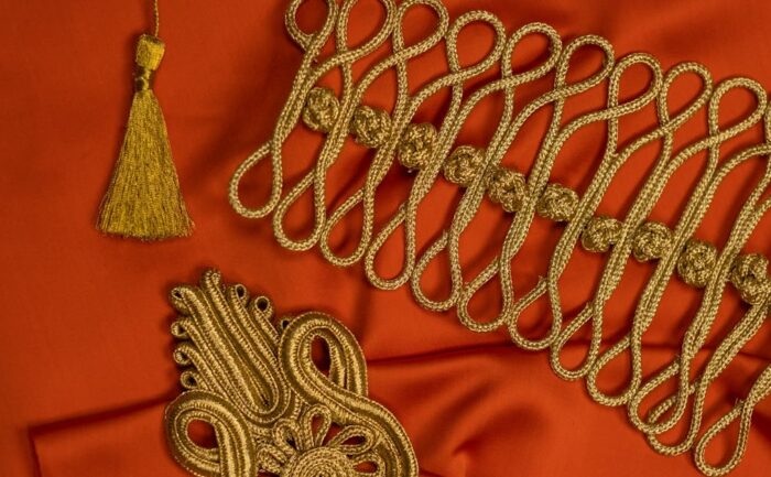 découvrez l'art de la broderie : techniques, inspirations et conseils pour créer des motifs uniques et personnalisés.