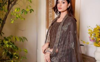 Broderie au point de chaînette sur vêtement porté : techniques et conseils pratiques