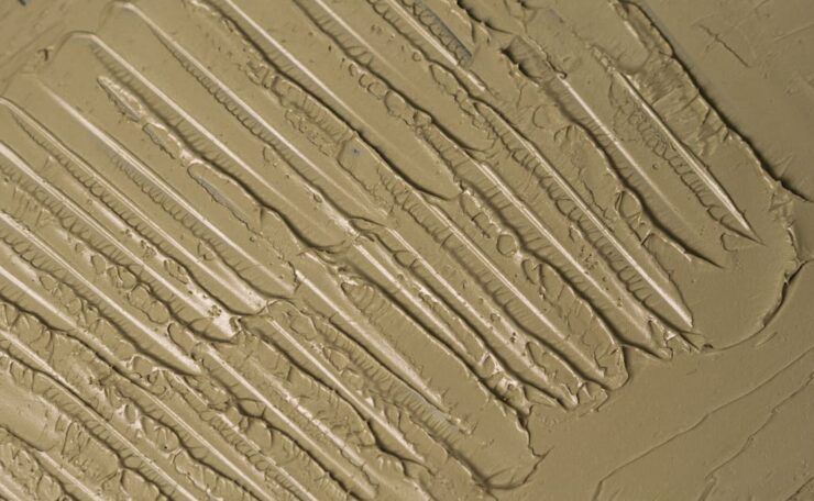 découvrez les impacts visuels de la broderie utilisant trop de fils et comment cela affecte le rendu et la qualité du travail.