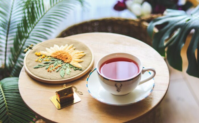 découvrez l'art de la broderie, une technique traditionnelle alliant créativité et savoir-faire pour personnaliser vos textiles avec élégance.