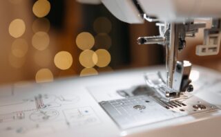 Pourquoi changer fréquemment d’aiguille est essentiel en broderie